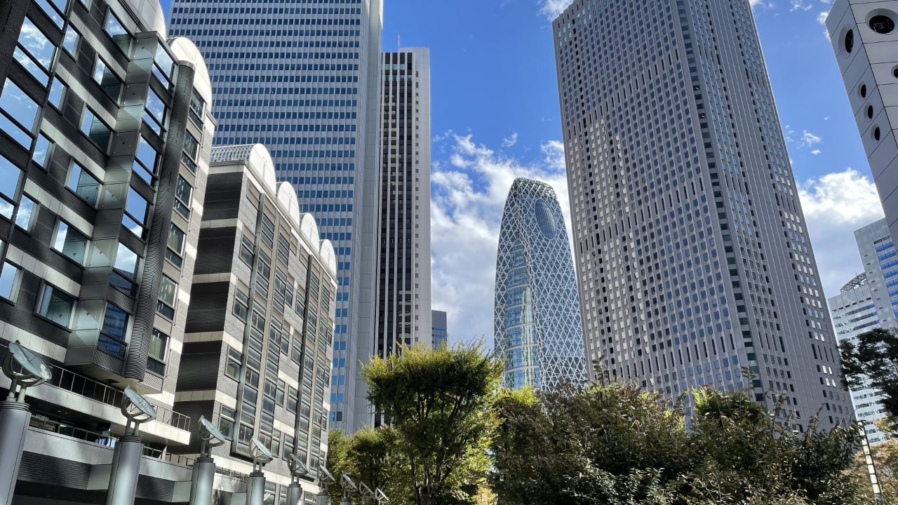 新宿で安く勉強できる場所まとめ｜無料〜1,000円台で集中できる厳選スポット